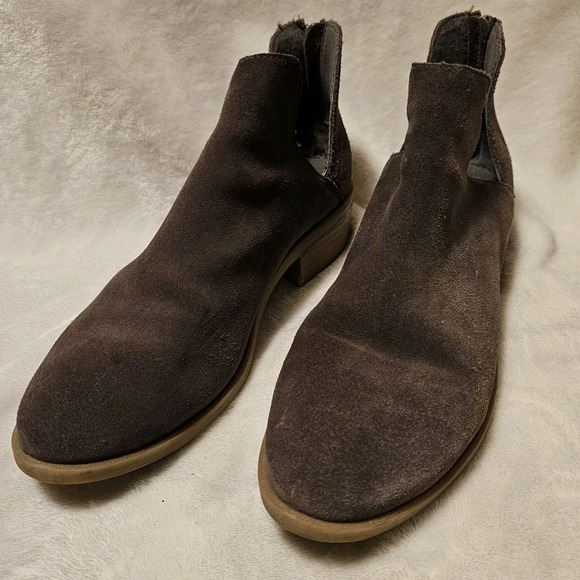Steve Madden Laramie Gray Suede Cutout Ankle Booties Women's Size 8.5 - Picture 3 of 7
